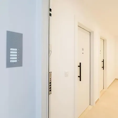 Stylish Comfort In Centre Athens