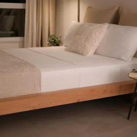 Host - Urban Boho Daire