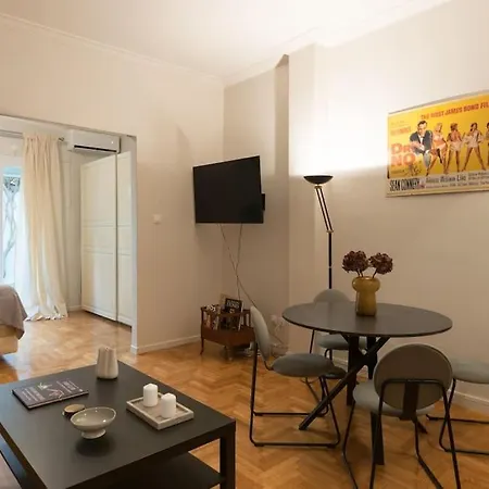 Athenian Garden Retreat Apartment *
