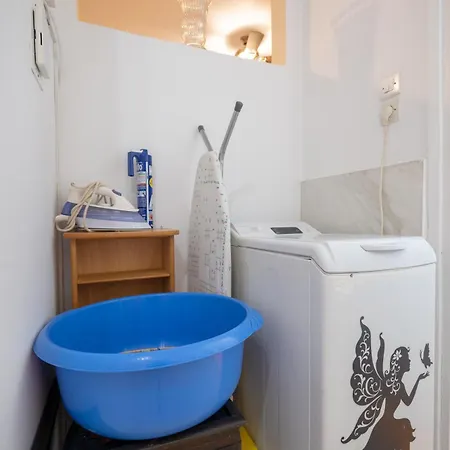 Cozy Ilisia 1 Bedroom By Mps Apartment