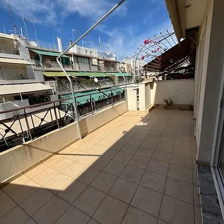 Accessible 2-bedroom 75m2 With Veranda And Parking Apartment
