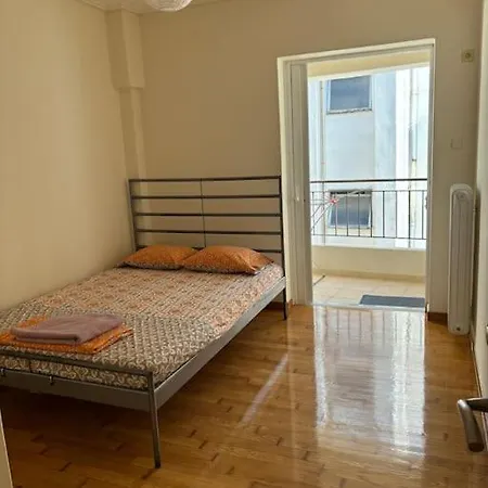 Accessible 2-bedroom 75m2 With Veranda And Parking Apartment Athens