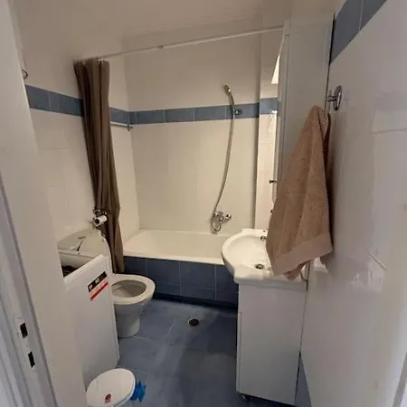 Apartment Accessible 2-bedroom 75m2 With Veranda And Parking *