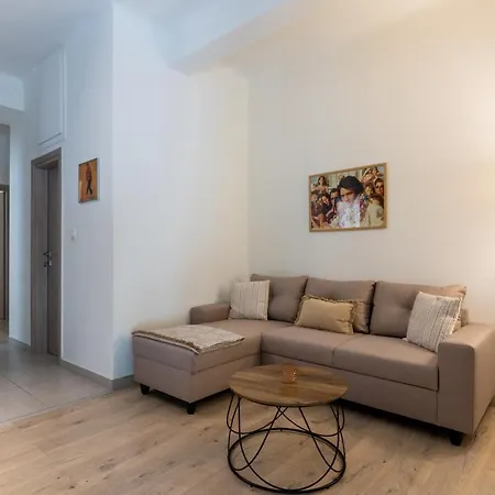 Elvis 2-bedroom In Apartment