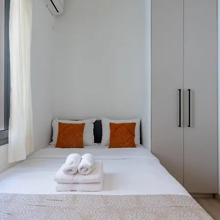 Elvis 2-bedroom In Apartment Athens