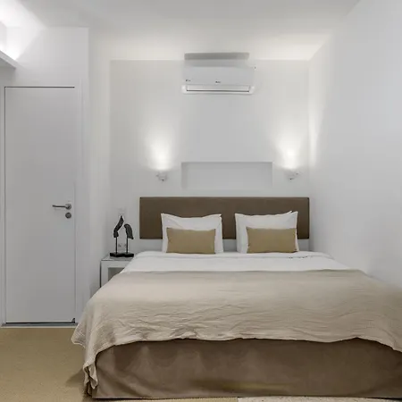 Apartment Momo Suites, Acropolis By Aura Homes