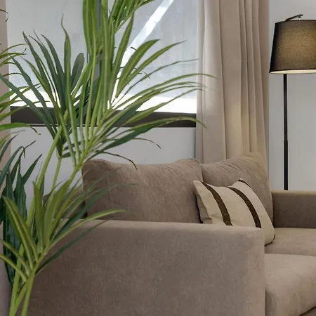 Apartment Momo Suites, Acropolis By Aura Homes