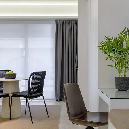 Momo Suites, Acropolis By Aura Homes * Athens