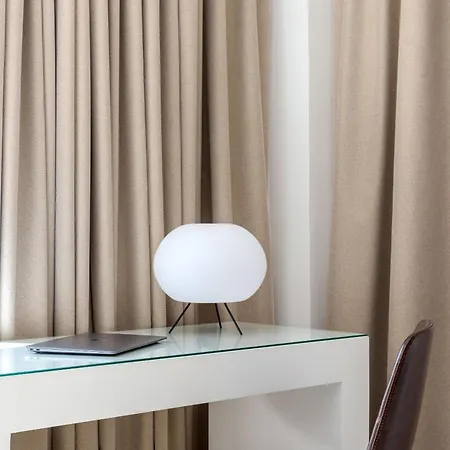 Apartment Momo Suites, Acropolis By Aura Homes