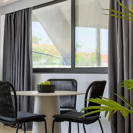 Momo Suites, Acropolis By Aura Homes Apartment *