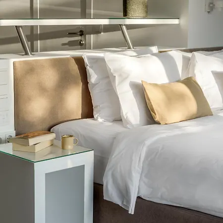 Momo Suites, Acropolis By Aura Homes * Athens
