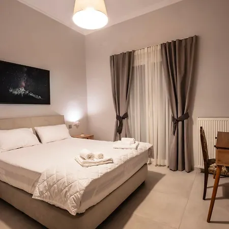 White & Stars Apartment *