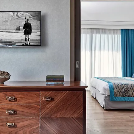 מלון Electra Metropolis 5*