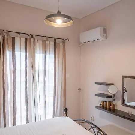 Apartment 4stops2monastraki, In Kallithea