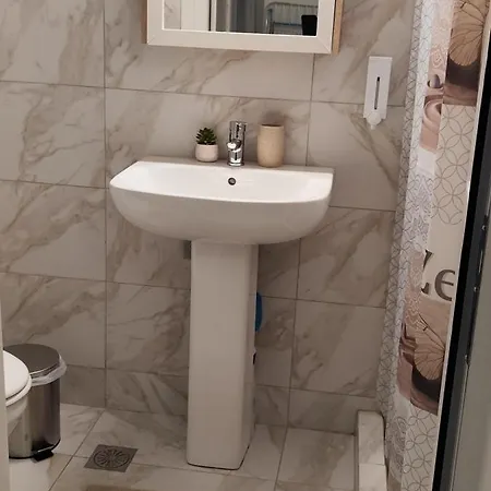 Dimitris Spacious Renovated Daire