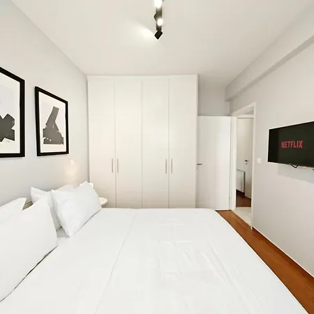 Niovis By Apartment