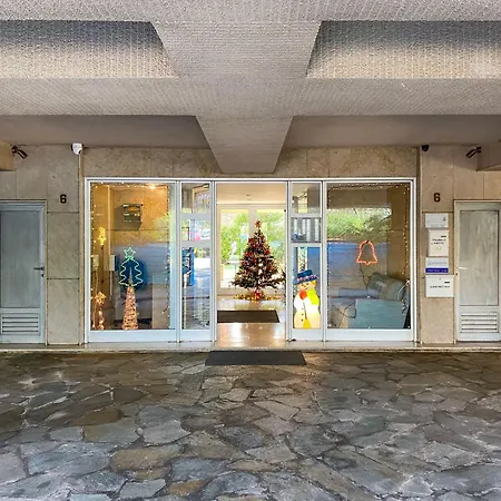 Glyfada Seaside Apartment