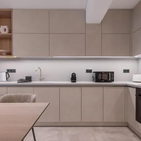Phaedrus Living Luxury Residences Golden Apartment *