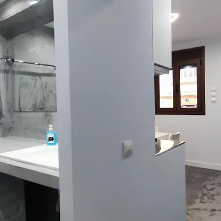 Appartamento New With A Separate Entrance Near The Subway. Atene