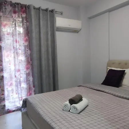 New With A Separate Entrance Near The Subway. Appartamento *