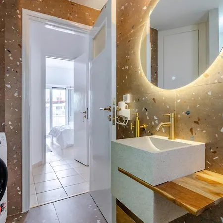 - Gem - Balcony With Acropolis View - Bright Spacious Flat أثينا