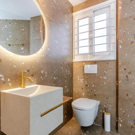 - Gem - Balcony With Acropolis View - Bright Spacious Flat شقة أثينا