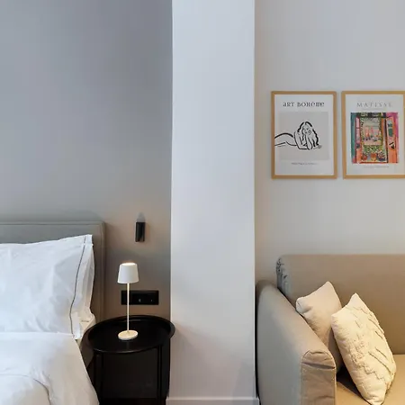 Lägenhetshotell Ermass Modern Living *