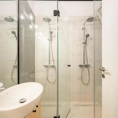 Historic 2br Oasis In Kolonaki