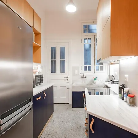 Historic 2br Oasis In Kolonaki Athen