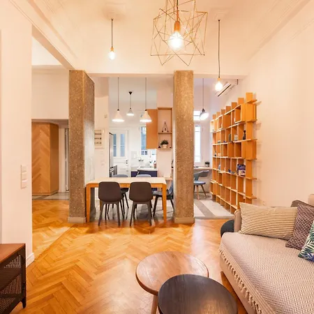 Historic 2br Oasis In Kolonaki *