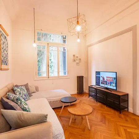 Historic 2br Oasis In Kolonaki