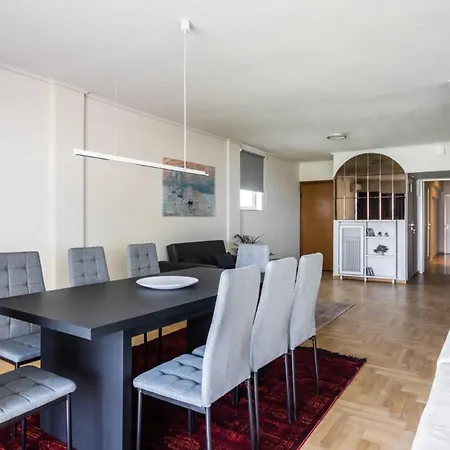 Spacious And Sunlit Seaside Flat * Athens