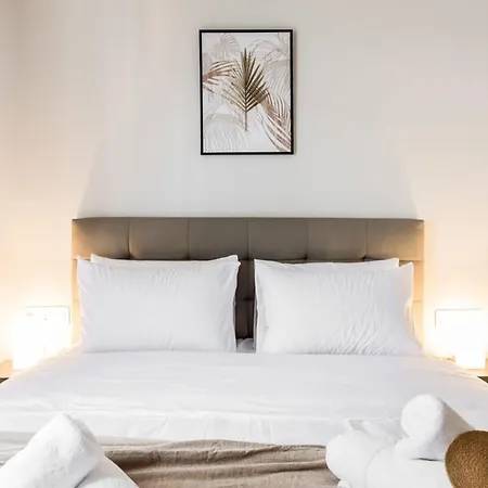 Spacious And Sunlit Seaside Flat Apartment *