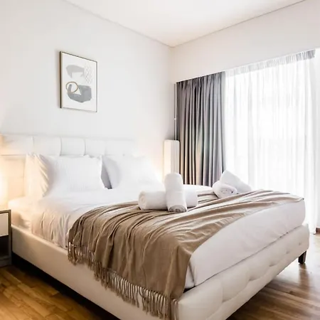 Apartment Spacious And Sunlit Seaside Flat