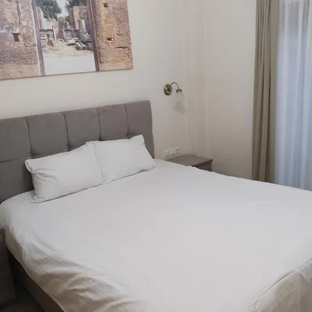 Luxury Near The Acropolis 10-min Walk To History!