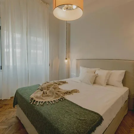 Stylish Cozy Artistic Apartment Athens