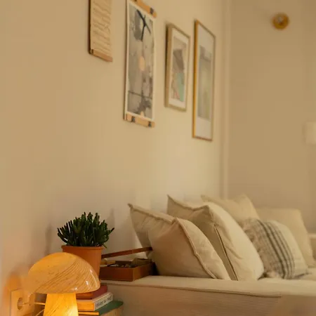 Stylish Cozy Artistic * Athens