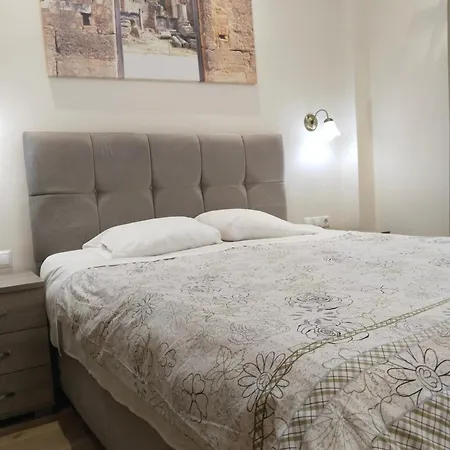 Apartment Luxury Near The Acropolis 10-min Walk To History! *