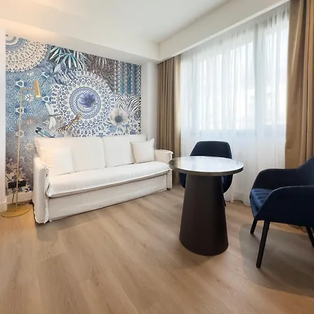 Luwian Boutique 4* Atény