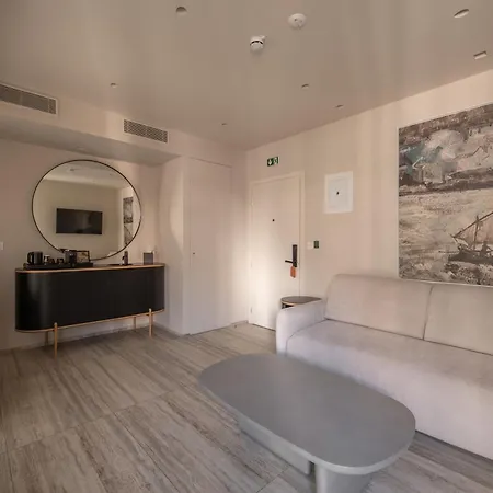 Vision Omonia, Hotel 4*