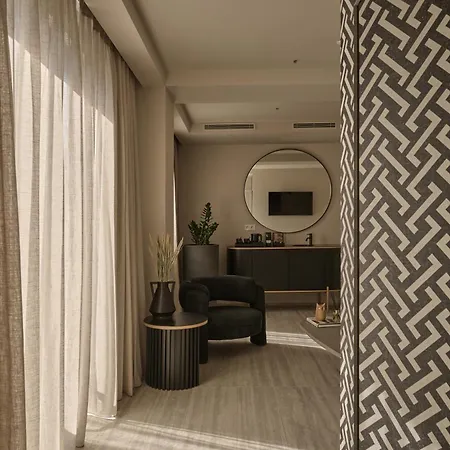 Vision Omonia, Hotel 4*