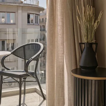 Vision Omonia, Hotel