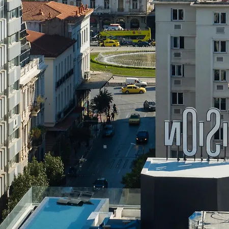 Vision Omonia, Hotel
