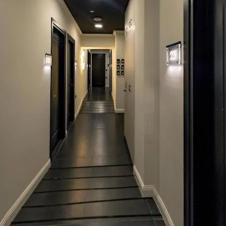 Apartahotel Triple A - Stylish Seven On The Pedestrian - Free Parking! *