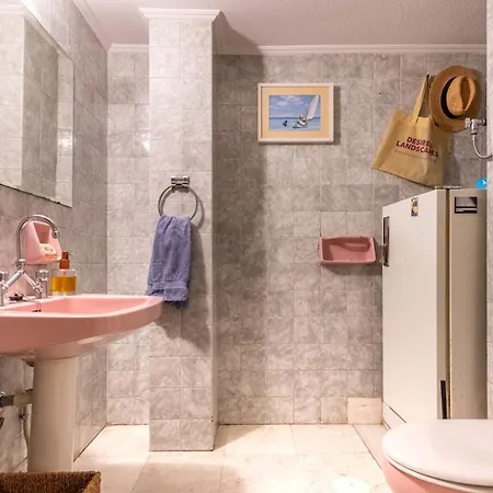 Chic 2br Bright Penthouse With Open Wood Staircase Apartment *