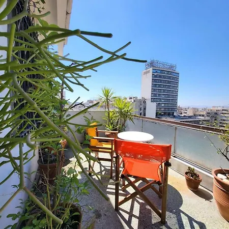 Apartment Chic 2br Bright Penthouse With Open Wood Staircase