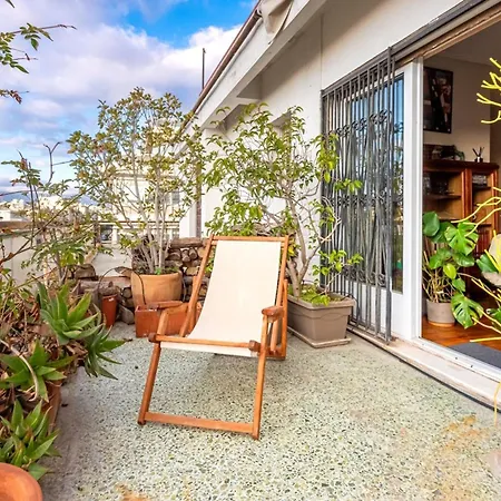 Chic 2br Bright Penthouse With Open Wood Staircase Apartment *