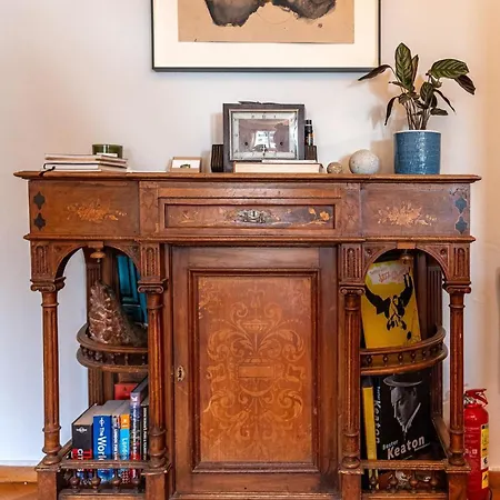 Chic 2br Bright Penthouse With Open Wood Staircase Apartment