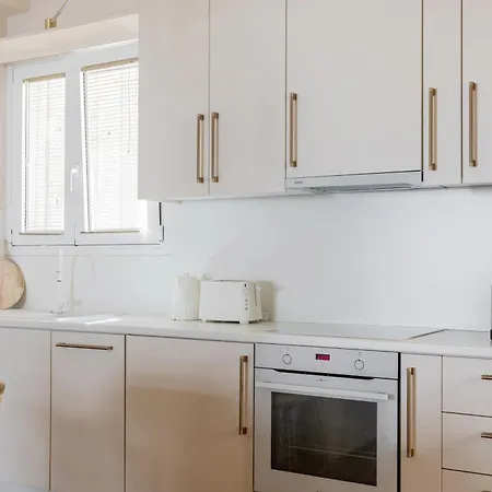 Neoclassical 2br Retreat With Acropolis View By Upstreet Apartment *