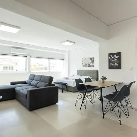Apartament Spacious Urban Retreat 2-bedroom Haven For 8 *